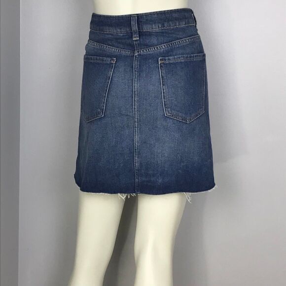 H&M Divided Medium Wash Frayed Denim Mini Skirt Size 12 NWT - Picture 6 of 8